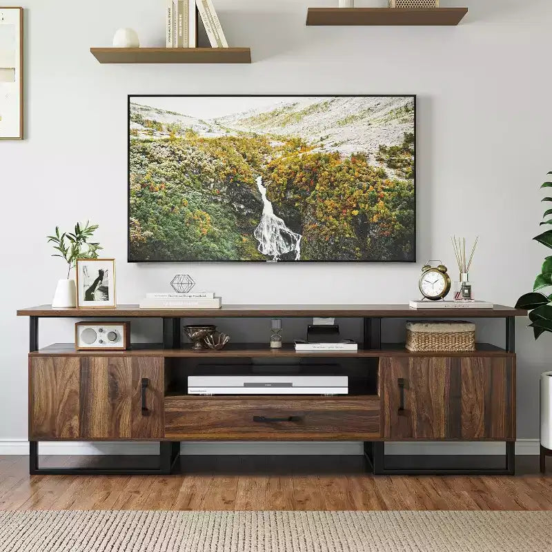 Meuble TV industriel marron rustique avec tiroir et placards latéraux, convient jusqu'à 75"