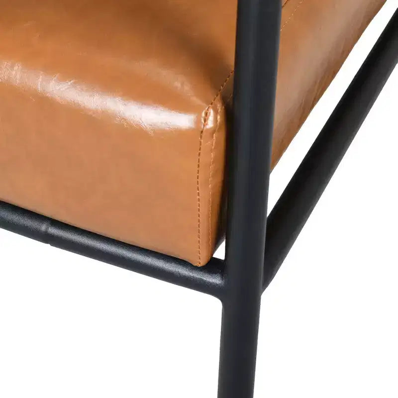 Fauteuil de salon d'appoint Zeus et Ruta de style moderne du milieu du siècle en similicuir avec dossier haut rembourré et structure métallique - Marron