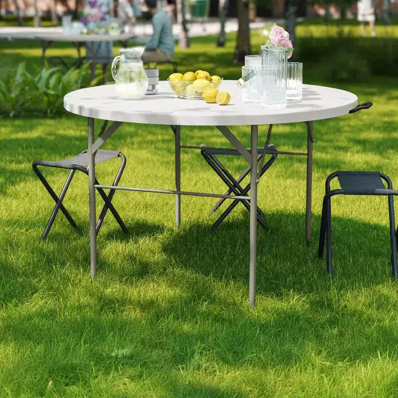 Table ronde pliante blanche, plateau en plastique, 4 places