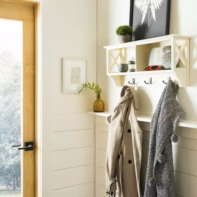 Étagère murale cerise / blanc vintage / blanche avec crochets et étagères – Style traditionnel, foyer d'une personne