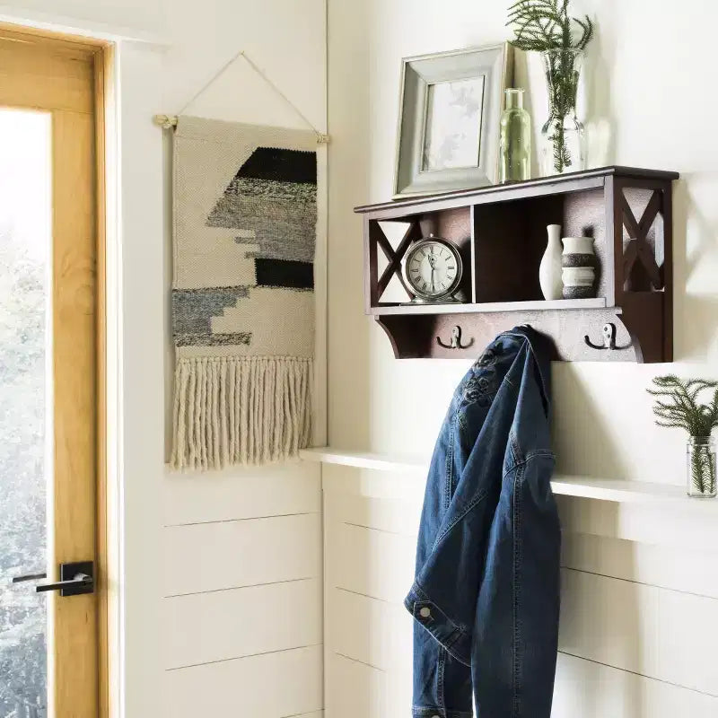 Étagère murale cerise / blanc vintage / blanche avec crochets et étagères – Style traditionnel, foyer d'une personne